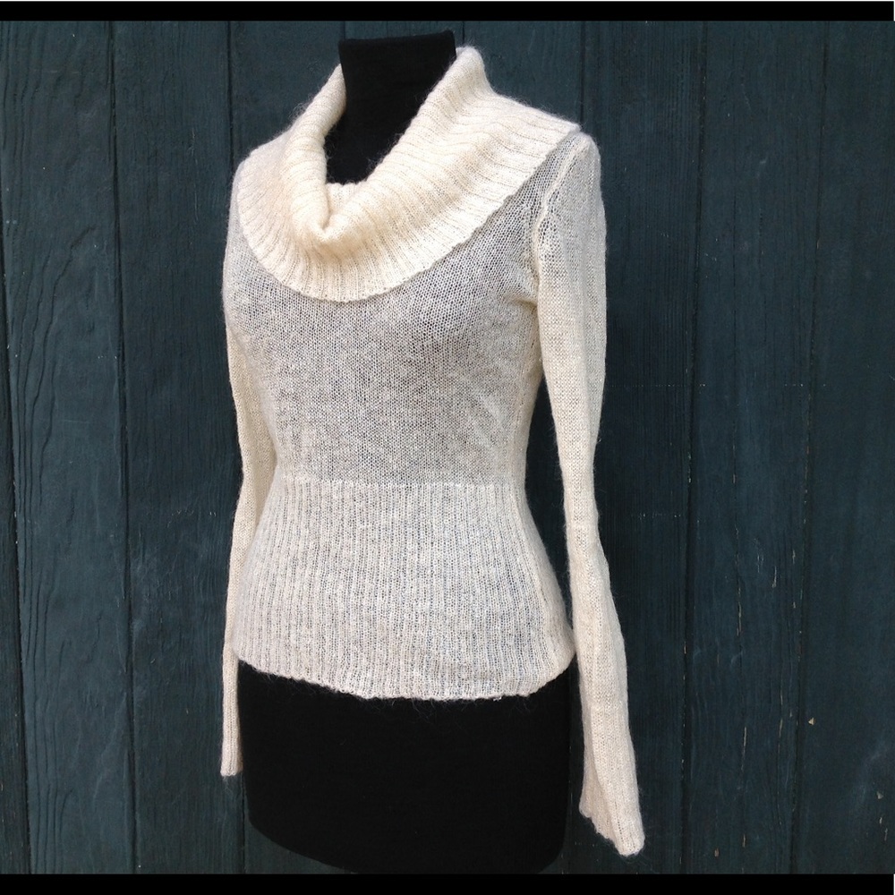 Mohair blend long sleeve style sweater top